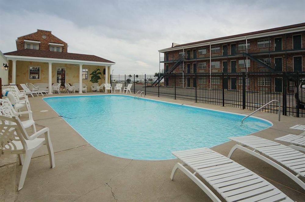 Edgewater Inn - Biloxi Beach Exterior photo